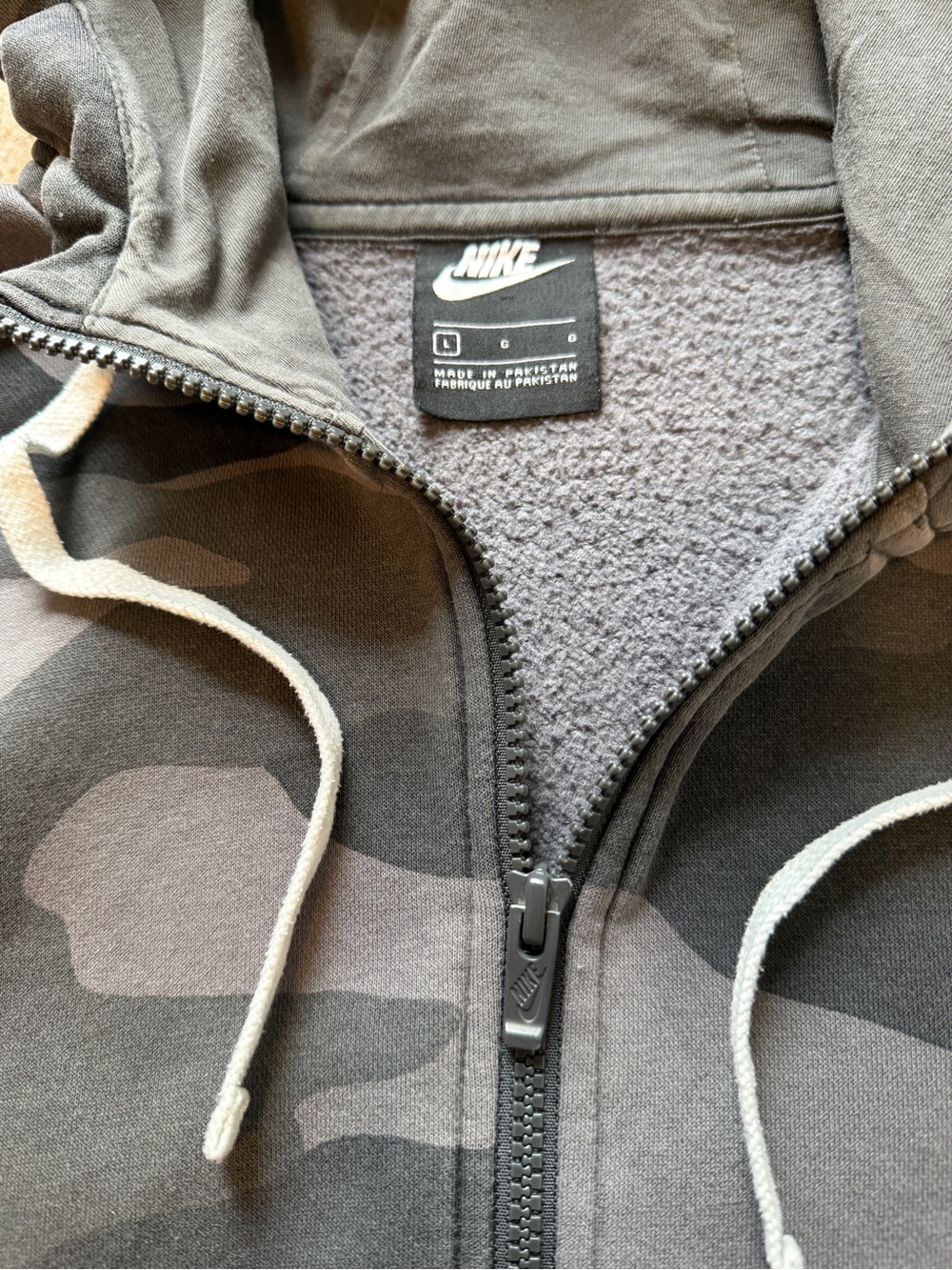 Nike Men's Black/Grey Camo Full-Zip Hoodie Large - Picture 2 of 5